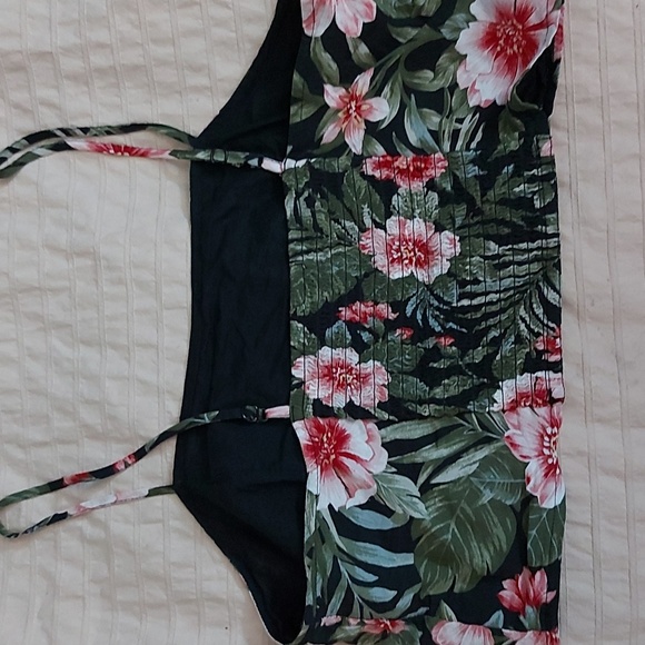 American Eagle Floral Crop Top NWOT - Picture 6 of 7